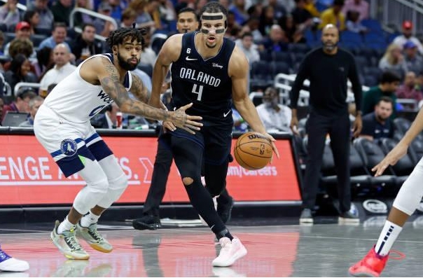 NBA常规赛：明尼苏达森林狼VS奥兰多魔术，谁能笑到最后？