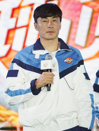 李玮锋等高层出席河南俱乐部董事会会议，就球队战绩接受问责